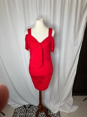 🔥 VENUS Red Ruched Bodycon Dress | Cold Shoulder | Size Large